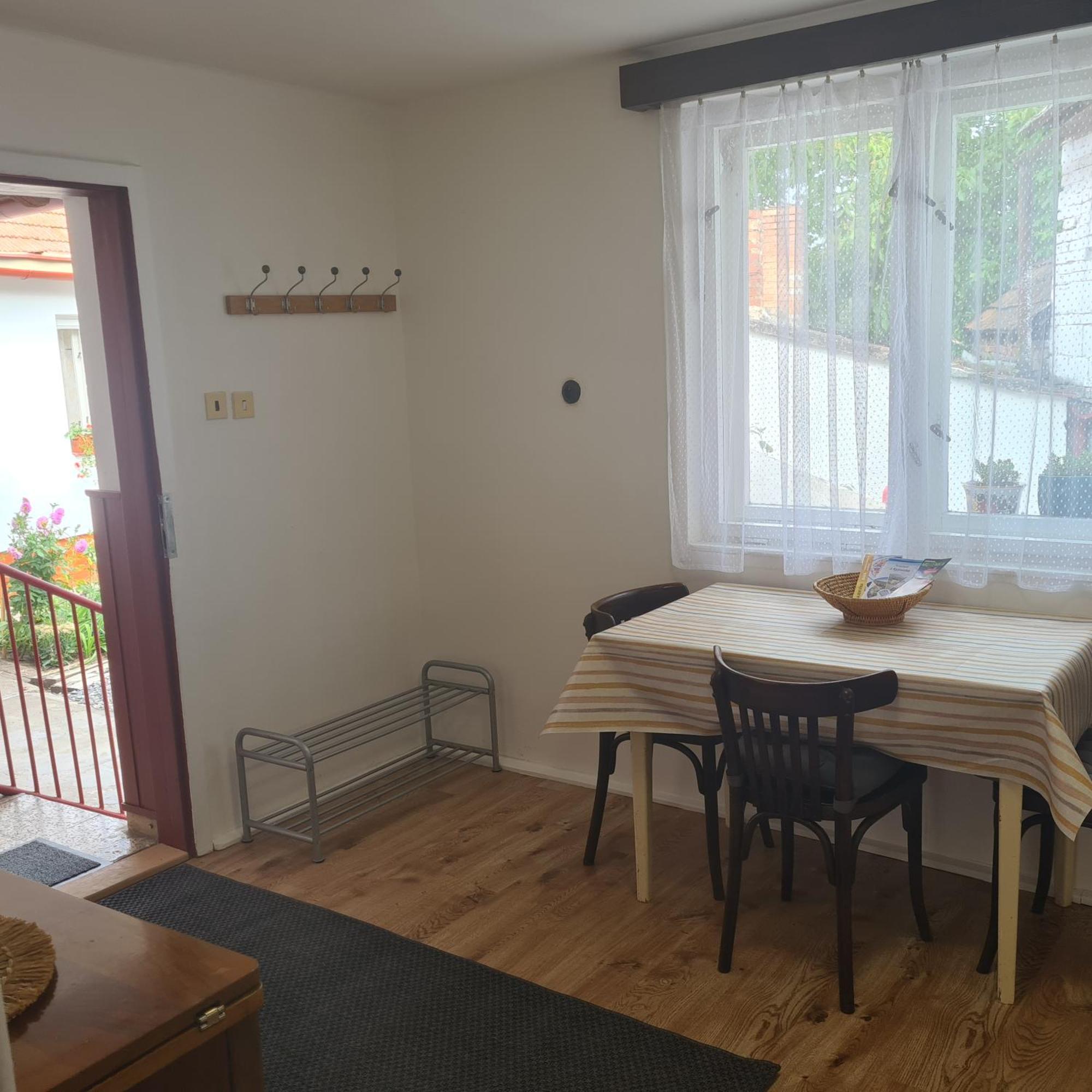 Nakonci Apartamento Vacenovice Exterior foto